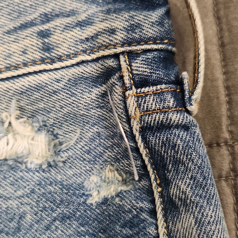 Levi's Light Blue Distressed Jean Shorts Size 32, New With Tags! - Picture 8 of 12